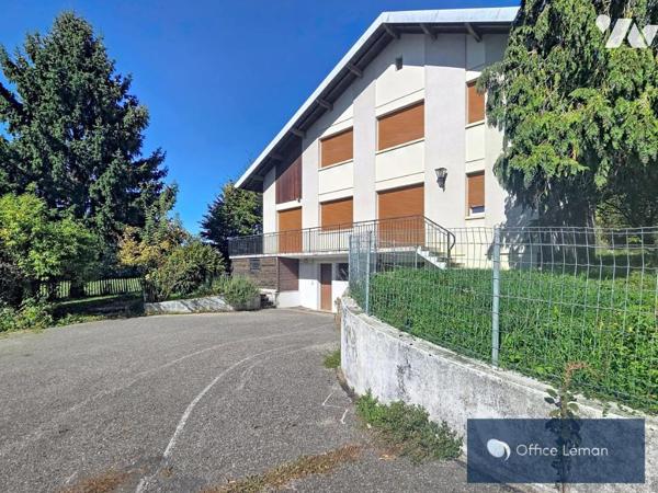 Maison individuelle composée de deux appartements sur terrain de 1100 m² 