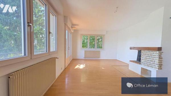 Maison individuelle composée de deux appartements sur terrain de 1100 m² 