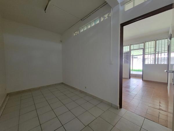 Location Appartement T2 – Cayenne centre-ville (Rue Barrat) – Terrasse et jardin