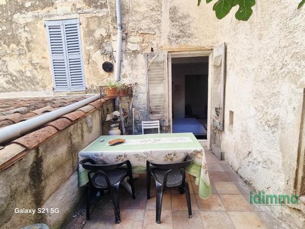 Affaire Draguignan centre F3 95m 1étage traversant terrasse cave 145000€ dpe d Draguignan (83300)