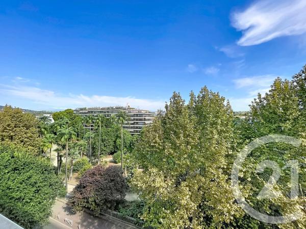 Appartement F3 à vendre  3 pièces - 82 m 2   JUAN LES PINS  - 06