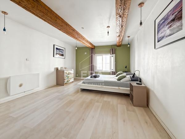 À vendre appartement T4 de 97 m² Marseille 1er secteur Saint-Charles.