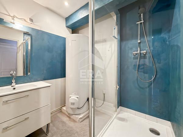 À vendre appartement T4 de 97 m² Marseille 1er secteur Saint-Charles.