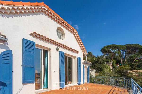 Villa sur la mer avec accès direct à une crique