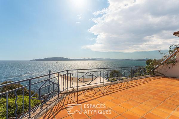 Villa sur la mer avec accès direct à une crique