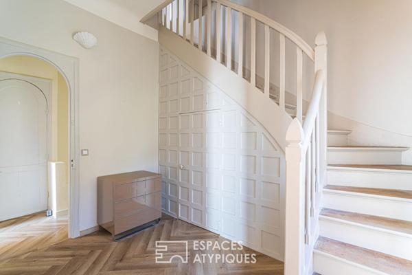 Villa sur la mer avec accès direct à une crique