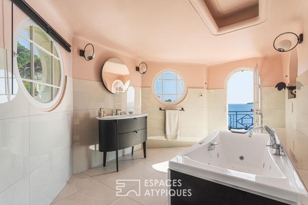 Villa sur la mer avec accès direct à une crique