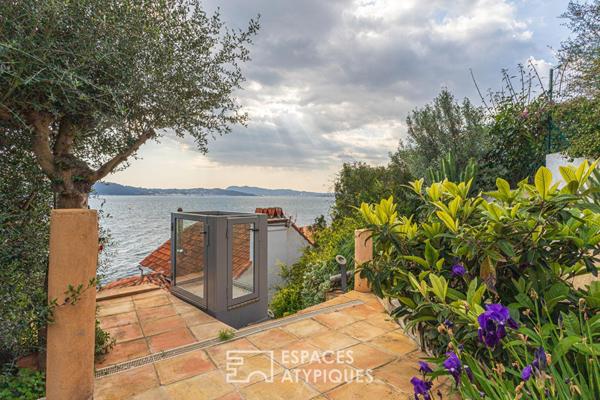 Villa sur la mer avec accès direct à une crique