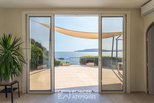 Villa sur la mer avec accès direct à une crique