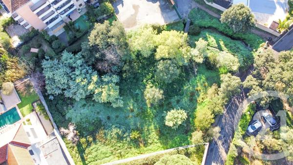 Terrain à vendre  1430 m 2   LES ISSAMBRES  - 83