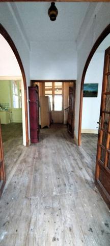 VASTE MAISON DE VILLE A RÉNOVER