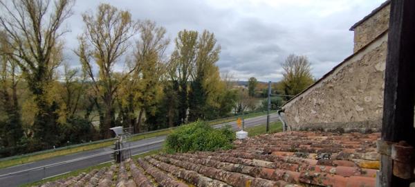 VASTE MAISON DE VILLE A RÉNOVER