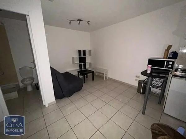Appartement à louer 1 pièce 20.02m² Istres (13800)