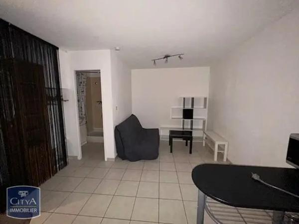 Appartement à louer 1 pièce 20.02m² Istres (13800)