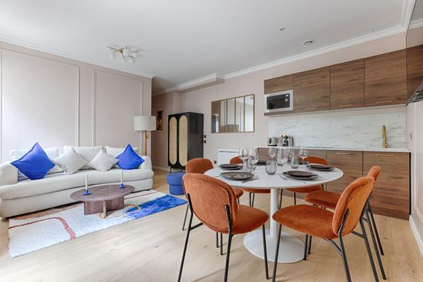 EUROPE/BATIGNOLLES - RARE -  Bel Appartement de 4 pièces - 3 chambres