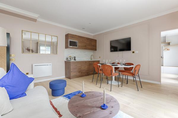EUROPE/BATIGNOLLES - RARE -  Bel Appartement de 4 pièces - 3 chambres