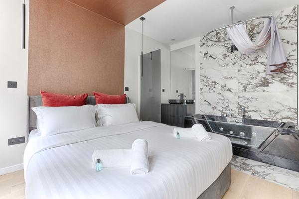 EUROPE/BATIGNOLLES - RARE -  Bel Appartement de 4 pièces - 3 chambres