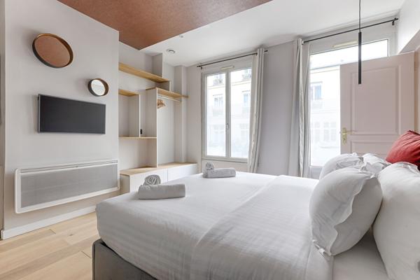 EUROPE/BATIGNOLLES - RARE -  Bel Appartement de 4 pièces - 3 chambres