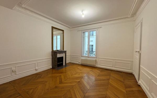 Appartement à vendre    3 pièces • 52 m2 Paris 16
