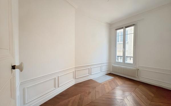 Appartement à vendre    3 pièces • 52 m2 Paris 16
