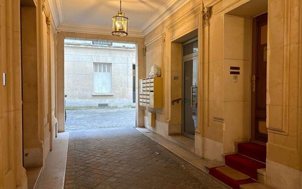 Appartement à vendre    3 pièces • 52 m2 Paris 16