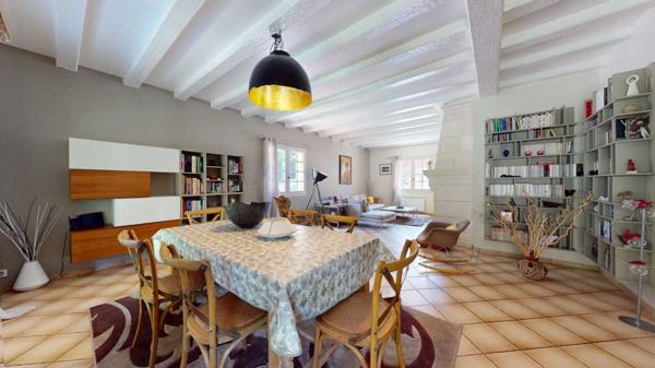 Maison contemporaine - Aquitaine Maison contemporaine 275 m² avec piscine à Terrasson-Lavilledieu sur environ 5000 m² de terrain.