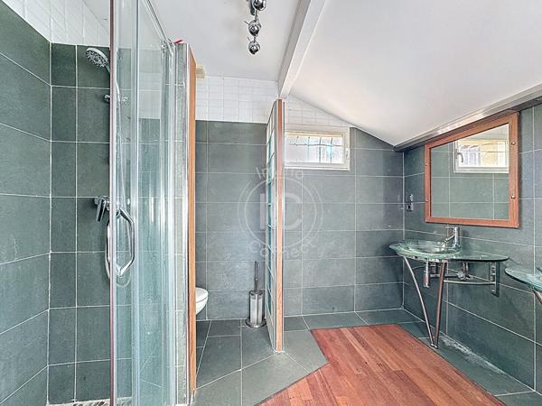 Maison d'architecte avec piscine de 145 m2 - 3 Ch - Sous sol Complet - DPE C - Collonges au mont d or