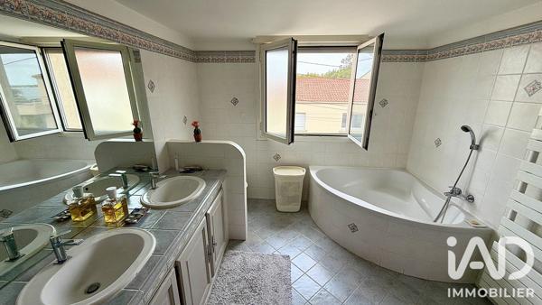 Maison à vendre 5 pièces 142 m² Port-Saint-Louis-du-Rhône