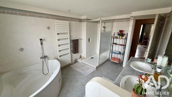 Maison à vendre 5 pièces 142 m² Port-Saint-Louis-du-Rhône