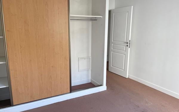 Appartement à louer    3 pièces • 74,01 m2 Paris 16