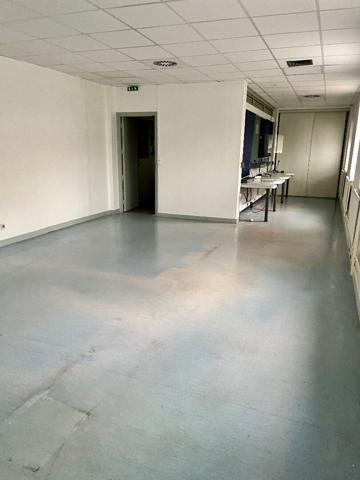 Spacieux local professionnel à louer - Centre de Rillieux-la-Pape