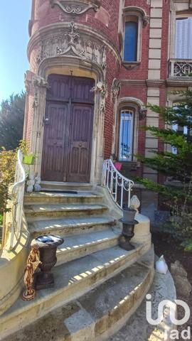 Maison 11 pièces de 238 m² à Louviers (27400)