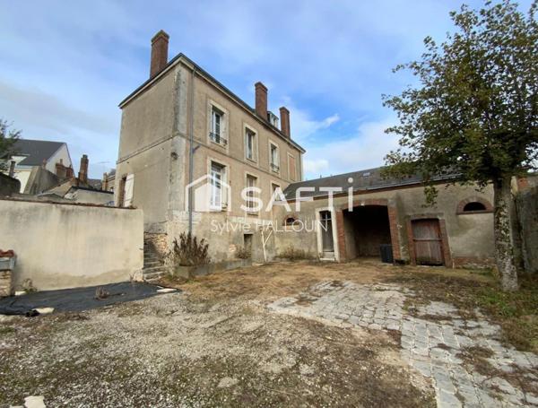 Maison à rénover 236 m² garage et dépendances