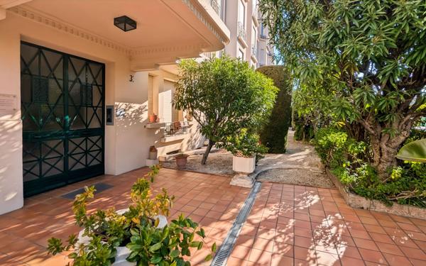 Appartement à vendre    4 pièces • 96,49 m2 Le Cannet