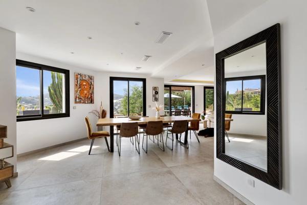 Superbe villa contemporaine entre Cannes et Golfe Juan