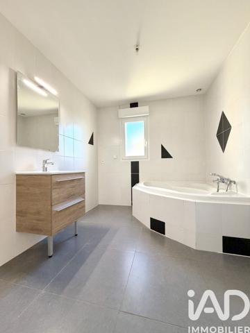 Location maison 6 pièces 208 m² Woippy