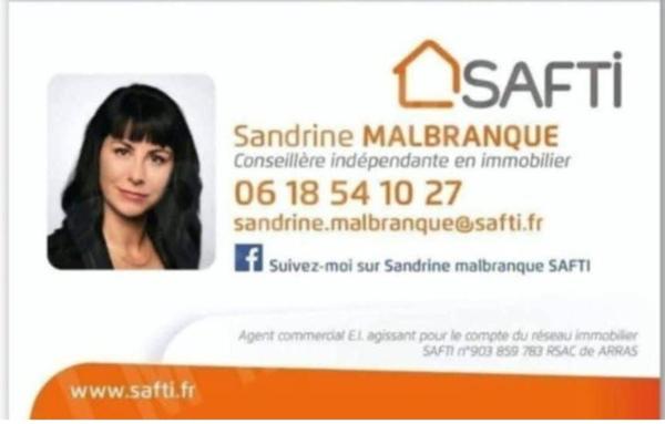 Maison individuelle avec garage et jardin