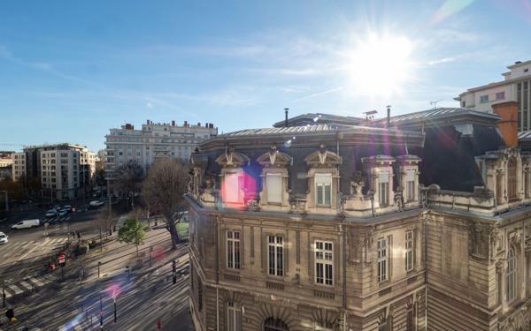 Appartement à vendre    3 pièces • 90 m2 Lyon 7