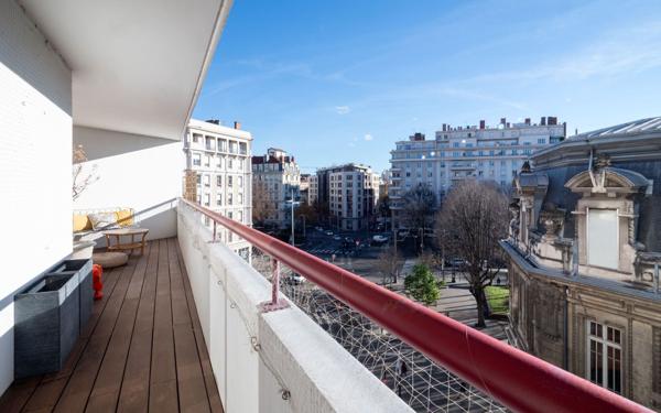 Appartement à vendre    3 pièces • 90 m2 Lyon 7