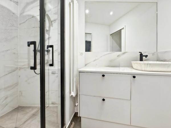 Appartement à vendre 3 pièces PARIS 18EME ARRONDISSEMENT (75)