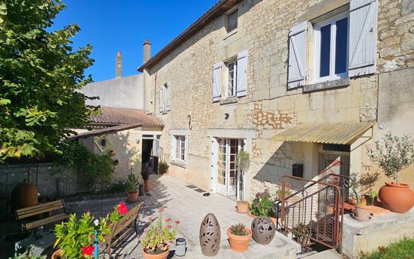 Maison à vendre    4 pièces •  Loudun