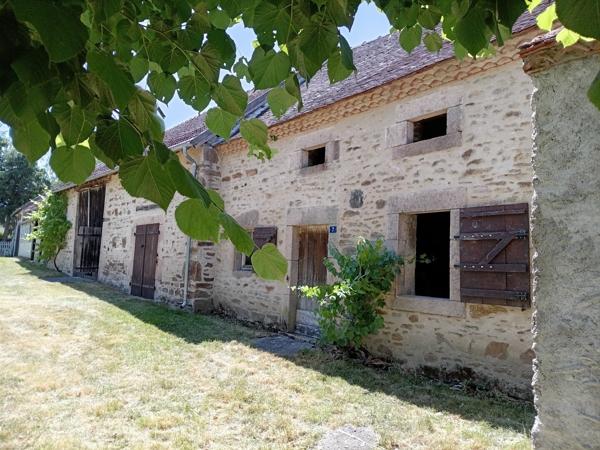 Centre de village caractéristique avec 7 bâtiments à la campagne