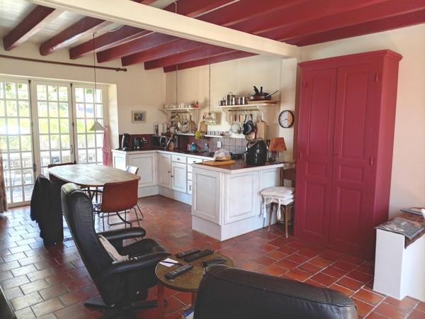 Centre de village caractéristique avec 7 bâtiments à la campagne