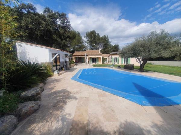 Villa, 3 chambres, terrain 2530m² avec piscine