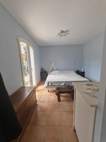 Villa, 3 chambres, terrain 2530m² avec piscine