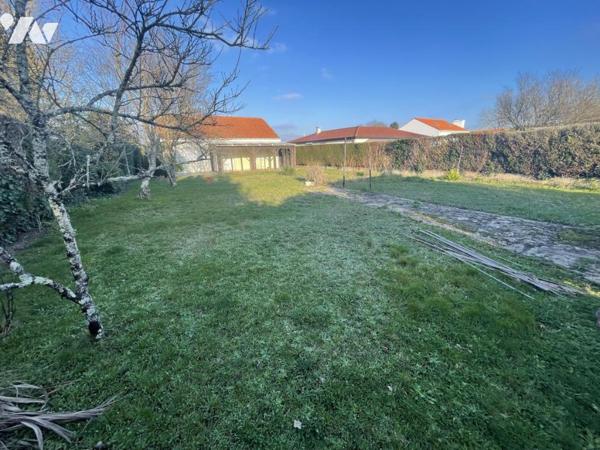 LES SORINIERES (proche centre) TERRAIN 415m²  second rideau zone UMc