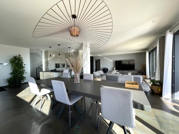 PROVENCE ISTRES - Somptueuse VILLA dArchitecte   300m²   Vue Panoramique  Deux Piscines  200m de la plage