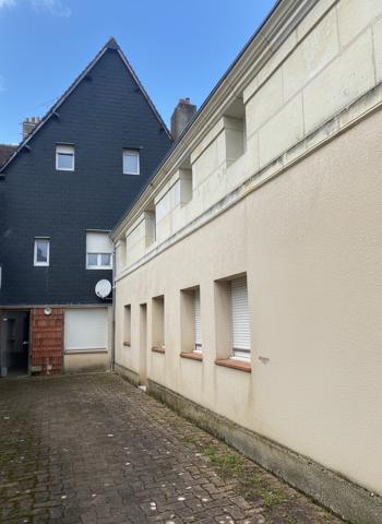Immeuble
        
        - 300 m² 137 500 € *