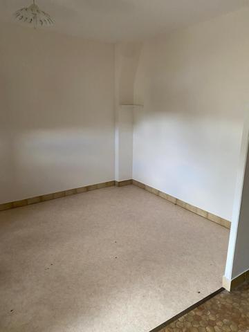 Immeuble
        
        - 300 m² 137 500 € *