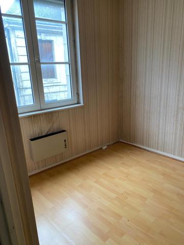Immeuble
        
        - 300 m² 137 500 € *